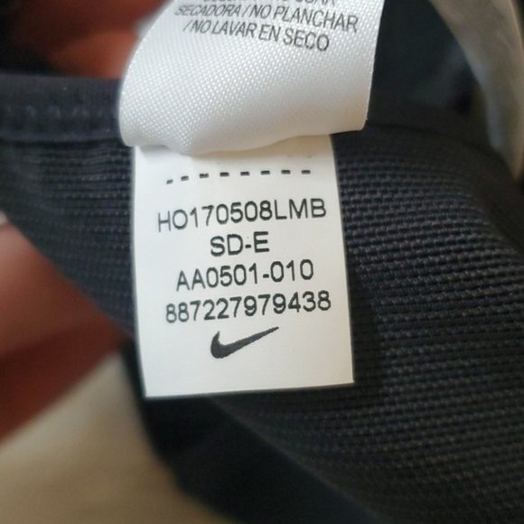 Nike Women's Alpha Sports Bra - Picture 8 of 11